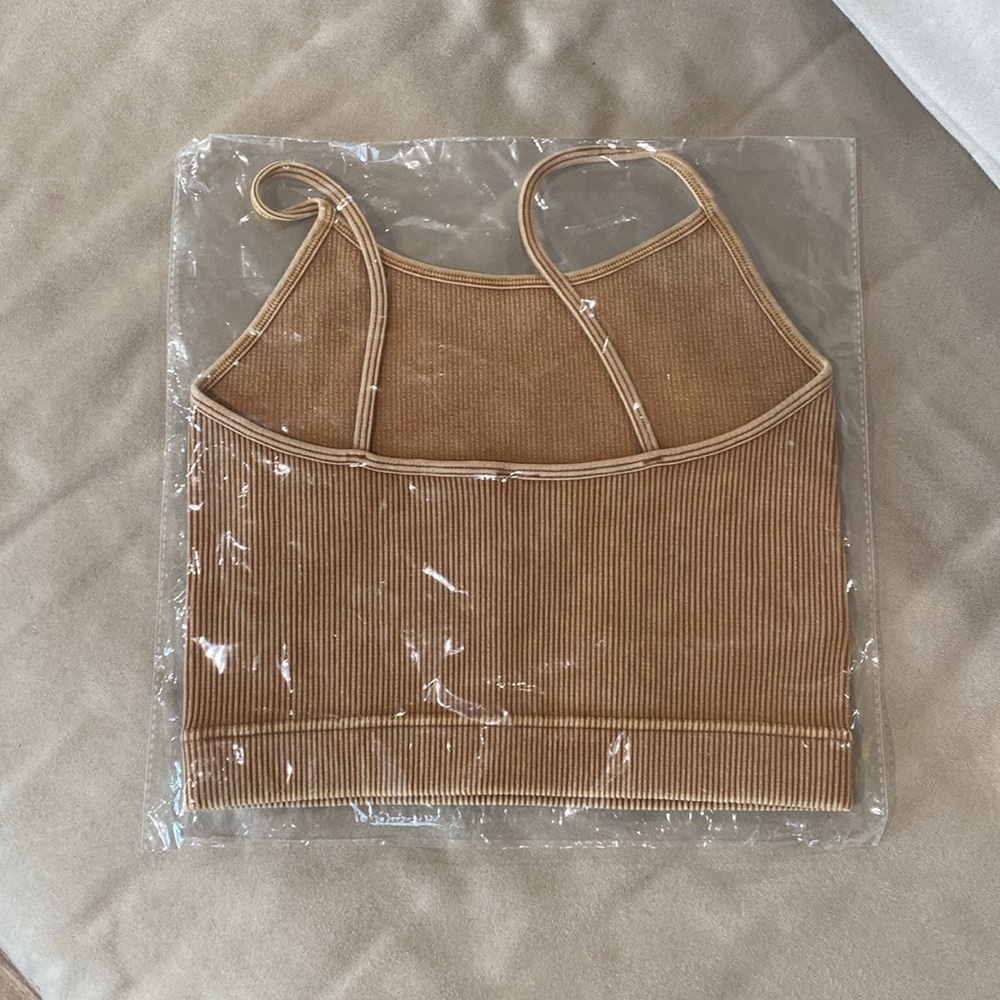 Crop tank - Picture 2 of 2